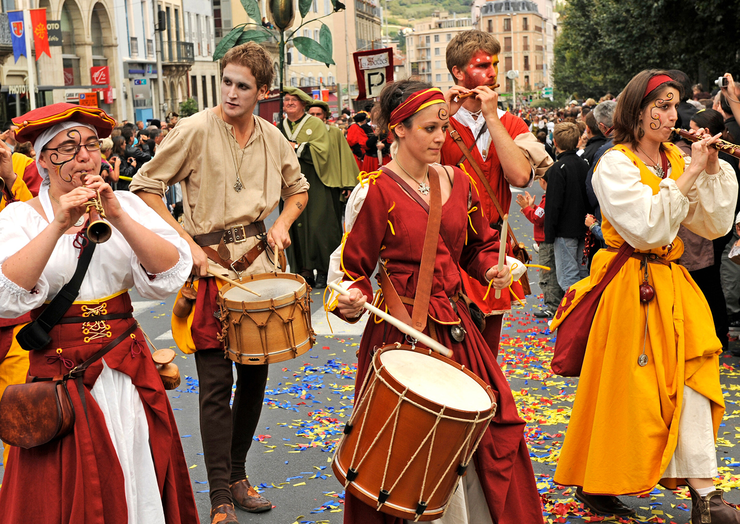Fêtes du roi de l'oiseau - Le Puy-en-Velay - © J. Damase/Auvergne-Rhône-Alpes Tourisme Fêtes du roi de l'oiseau - Le Puy-en-Velay