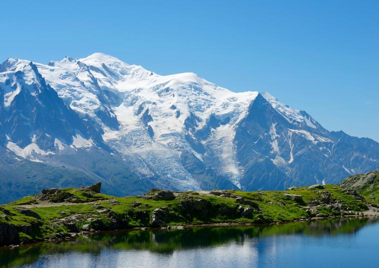 - © 123RF/pedrosala Le Mont-Blanc